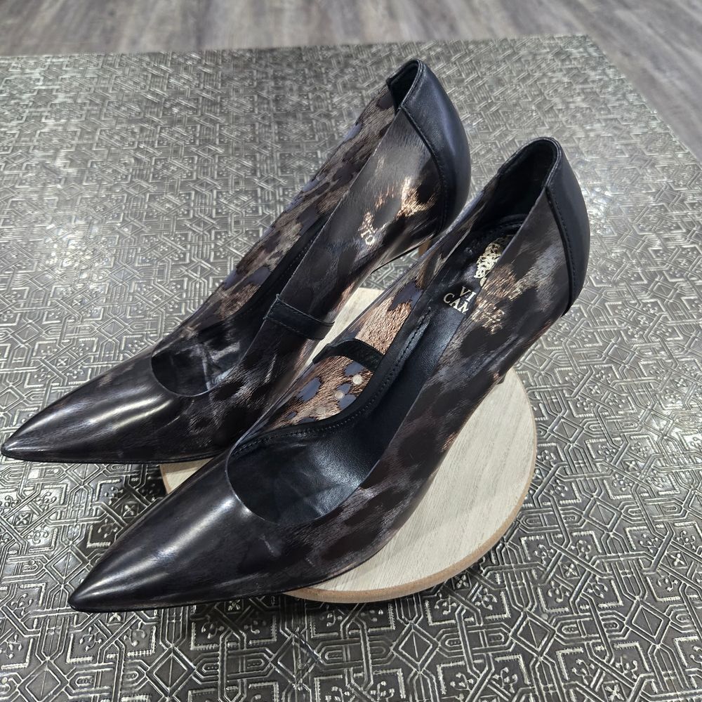 š¢ VinceāCamuto Dark Patterned Heels - Picture 15 of 17